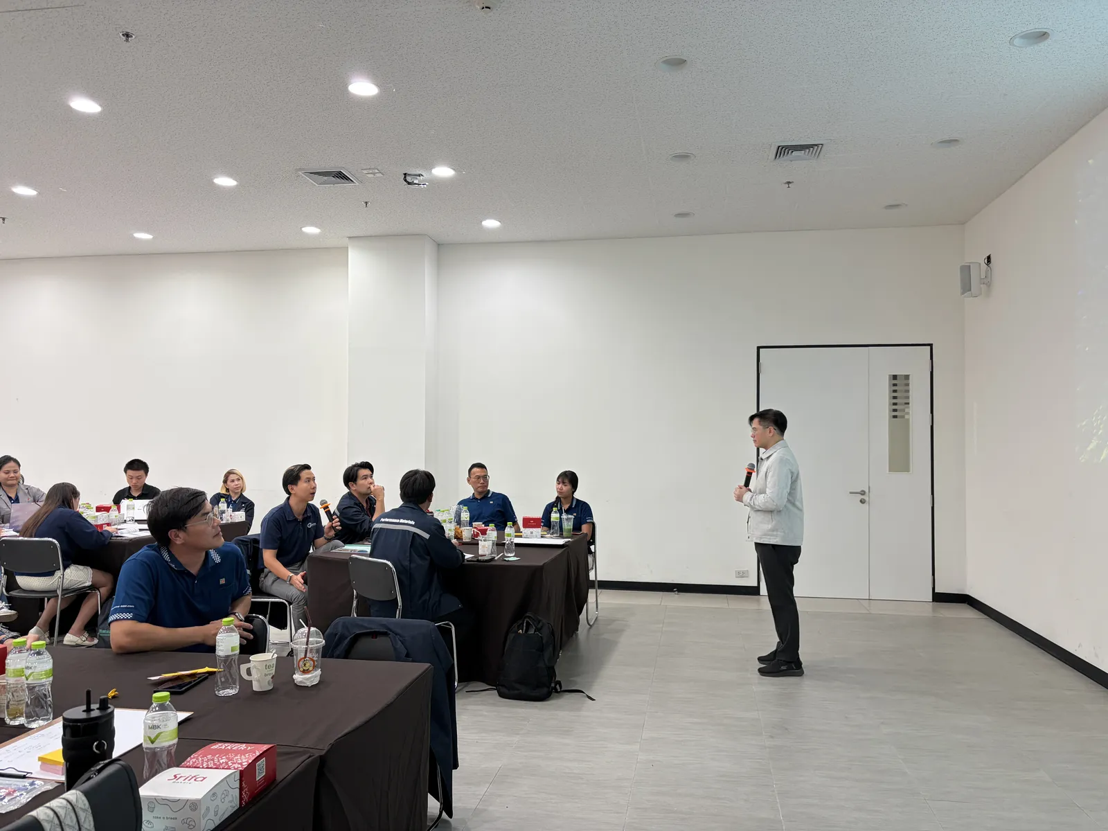 ช่วงถามตอบ ผู้จัดการ Acme International แลกเปลี่ยนโจทย์การเงินจากงานจริงกับวิทยากร เศรษฐพงศ์ ผดุงพิสุทธิ์