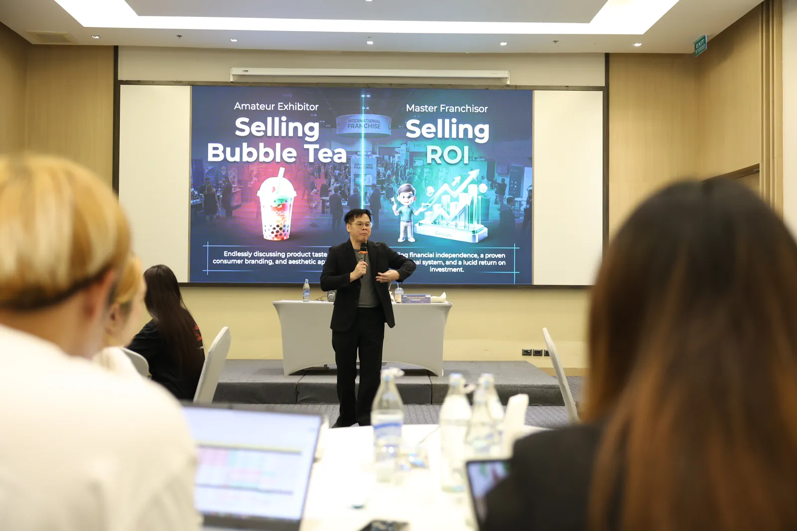 สไลด์ Selling Bubble Tea กับ Selling ROI ความต่างระหว่างผู้ออกบูธมือสมัครเล่นกับ Master Franchisor